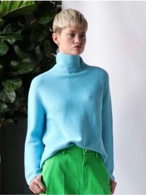 Christian Wijnants Kolkatas Turtleneck Sweater, Aqua, excellent condition, Sz XL